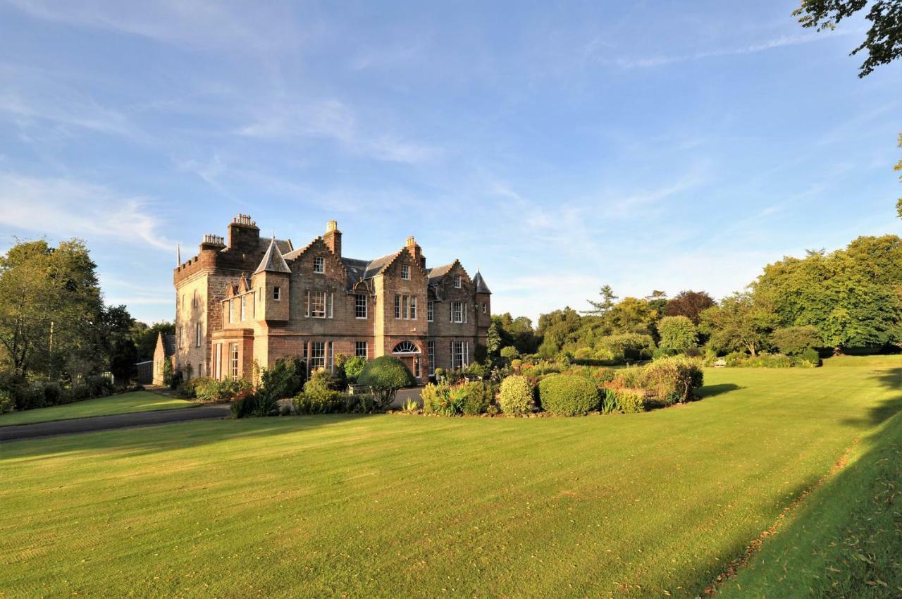 Carnell Country Estate & Holiday Cottages In Ayrshire Hurlford Exterior foto